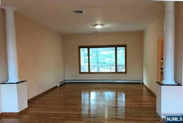 305 Cardinal Place, Paramus, NJ 07652