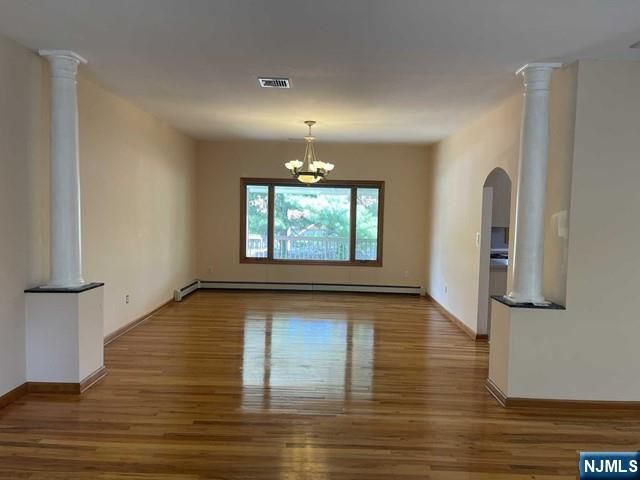 305 Cardinal Place, Paramus, NJ 07652
