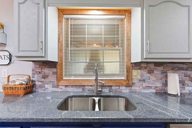 779 College Hill Road, Waco, KY 40385