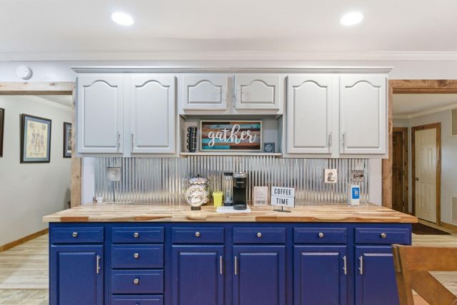 779 College Hill Road, Waco, KY 40385