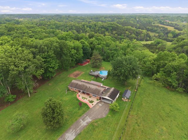 779 College Hill Road, Waco, KY 40385