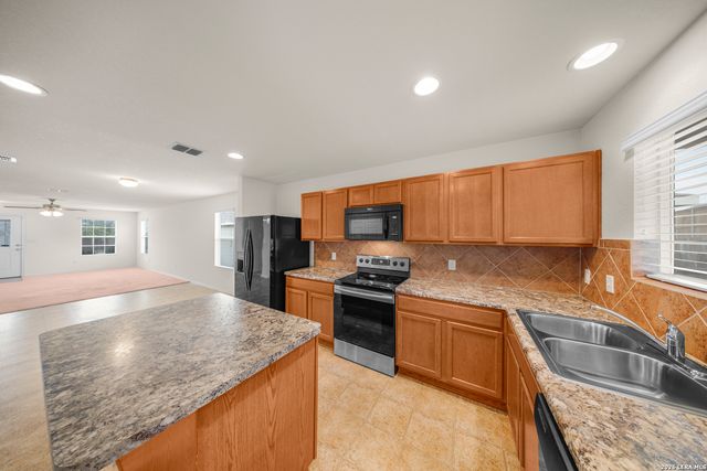 7715 Paraiso Hvn, Boerne, TX 78015