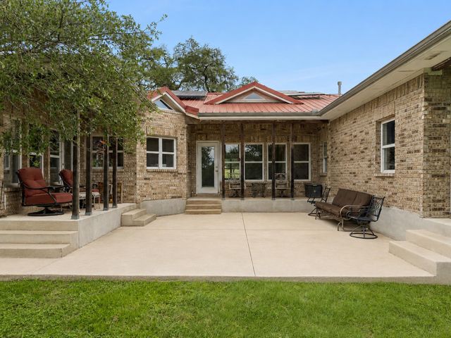 331 Mourning Dove LN, Buda, TX 78610