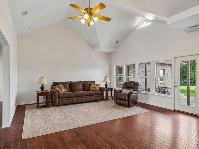 331 Mourning Dove LN, Buda, TX 78610