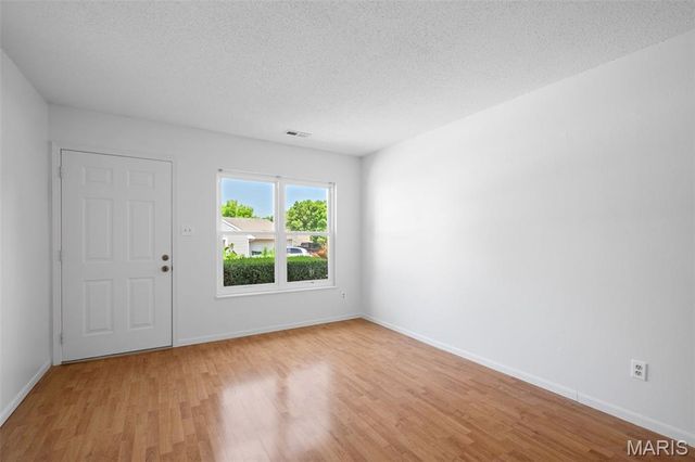 2909 Cloverwoods Lane, St Peters, MO 63376