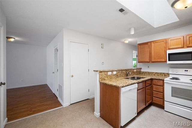 2909 Cloverwoods Lane, St Peters, MO 63376