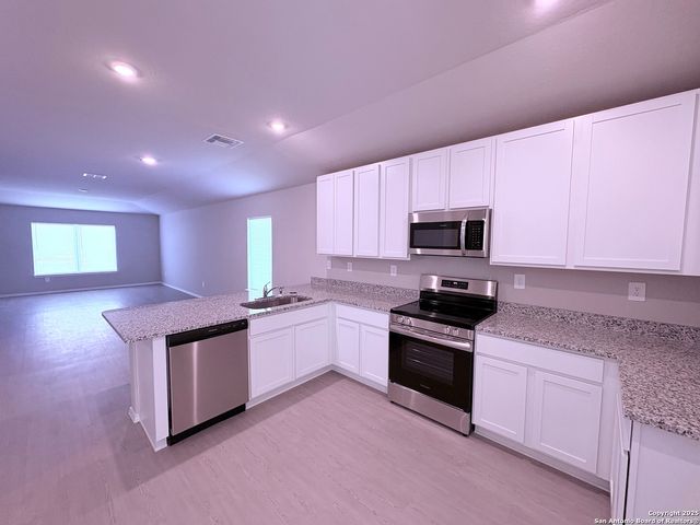 729 Canyon View, Seguin, TX 78155