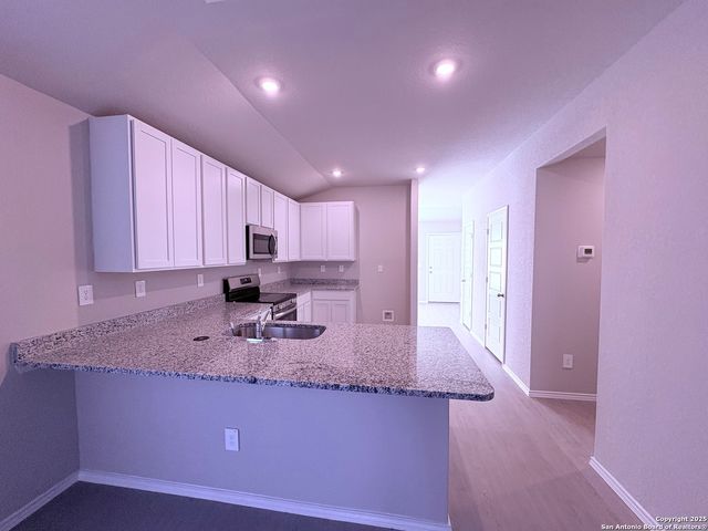 729 Canyon View, Seguin, TX 78155