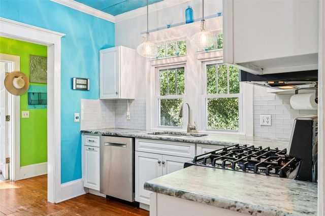 832 E 9TH AVENUE, Mount Dora, FL 32757