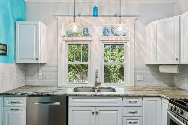 832 E 9TH AVENUE, Mount Dora, FL 32757