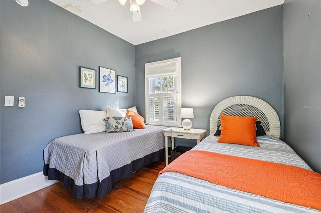 832 E 9TH AVENUE, Mount Dora, FL 32757