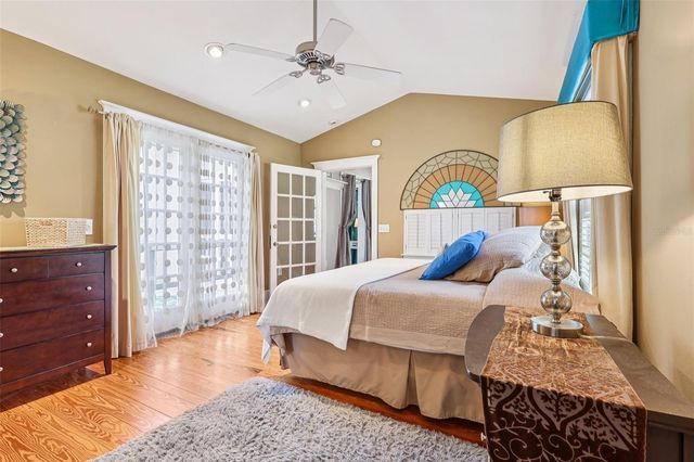 832 E 9TH AVENUE, Mount Dora, FL 32757