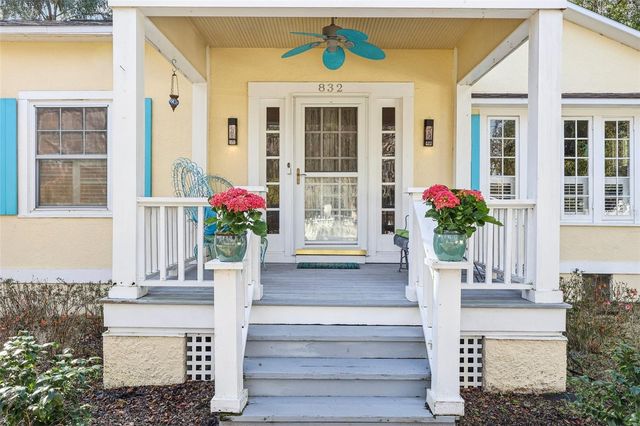 832 E 9TH AVENUE, Mount Dora, FL 32757