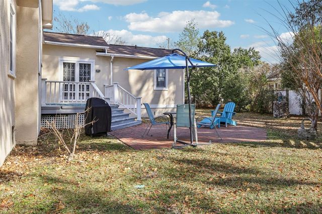 832 E 9TH AVENUE, Mount Dora, FL 32757