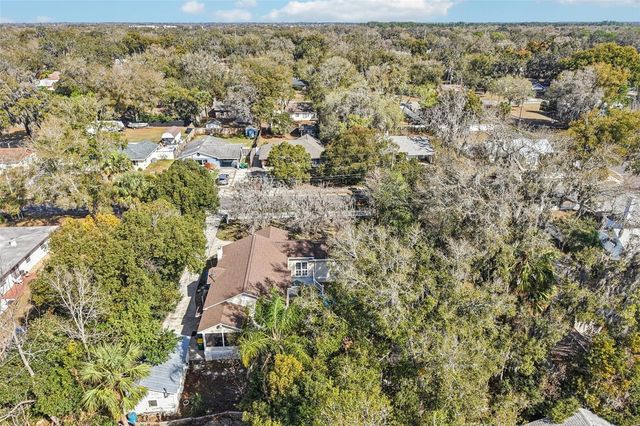 832 E 9TH AVENUE, Mount Dora, FL 32757