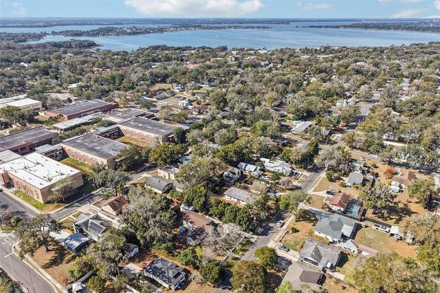 832 E 9TH AVENUE, Mount Dora, FL 32757