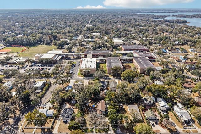 832 E 9TH AVENUE, Mount Dora, FL 32757