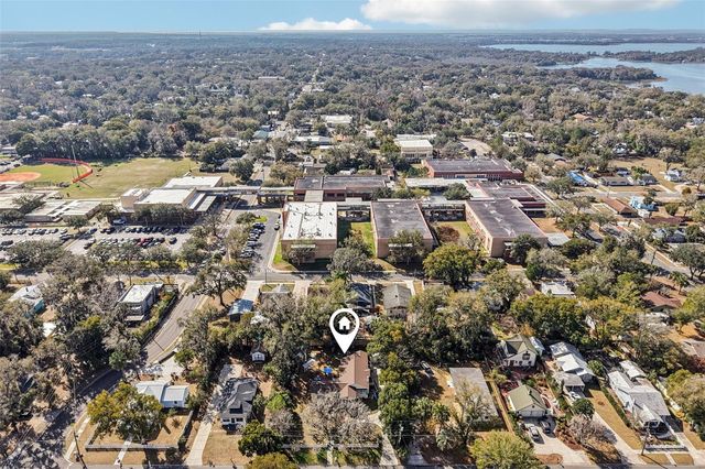 832 E 9TH AVENUE, Mount Dora, FL 32757