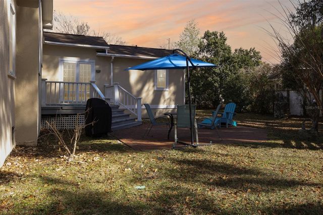 832 E 9TH AVENUE, Mount Dora, FL 32757