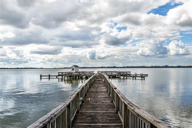 832 E 9TH AVENUE, Mount Dora, FL 32757