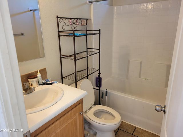 5002 W Bethany Home Road 33, Glendale, AZ 85301