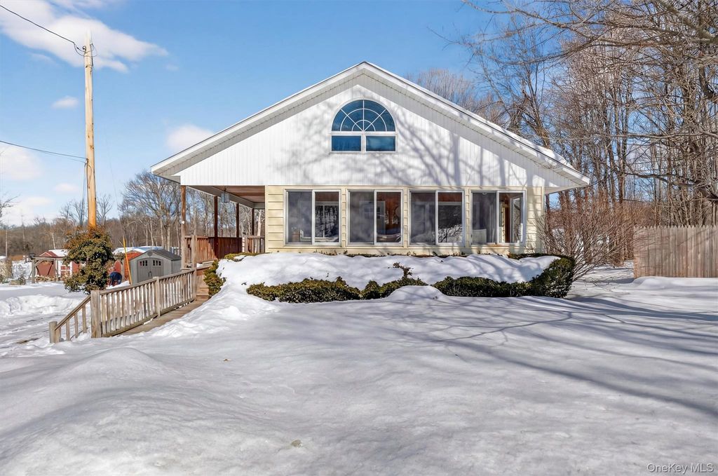 396 Crescent Avenue, Highland, NY 12528