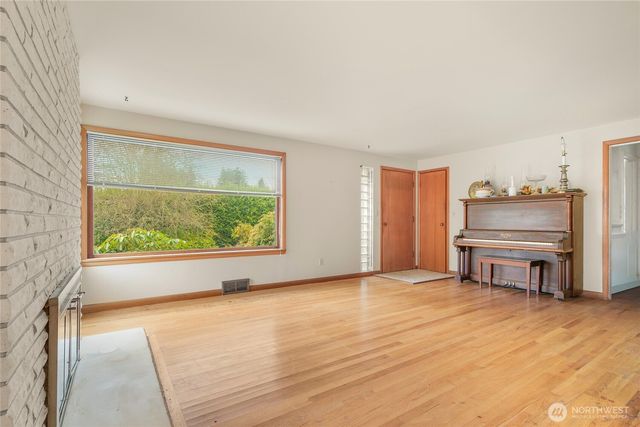 1020 Puget Drive, Edmonds, WA 98020