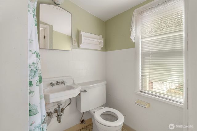 1020 Puget Drive, Edmonds, WA 98020