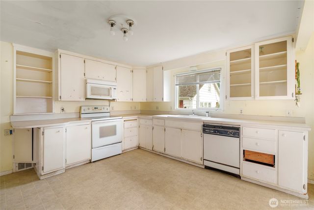 1020 Puget Drive, Edmonds, WA 98020