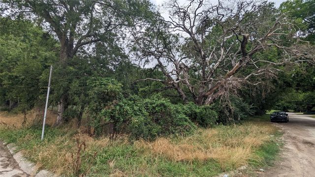 1214 Witherspoon, Gainesville, TX 76240