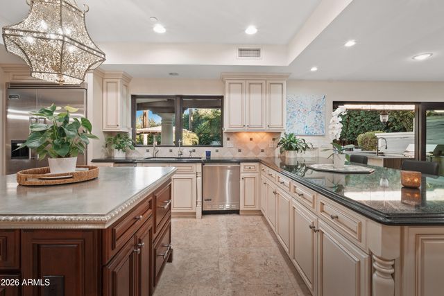 6611 N 64TH Place, Paradise Valley, AZ 85253
