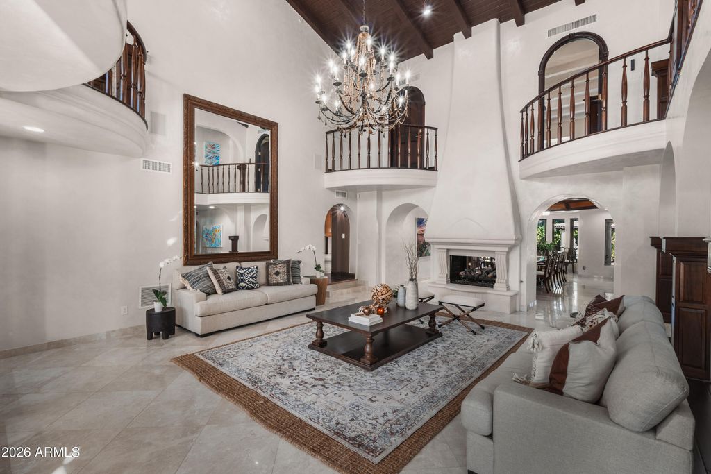 Image 16 of property listing at 6611 N 64TH Place, Paradise Valley, AZ 85253