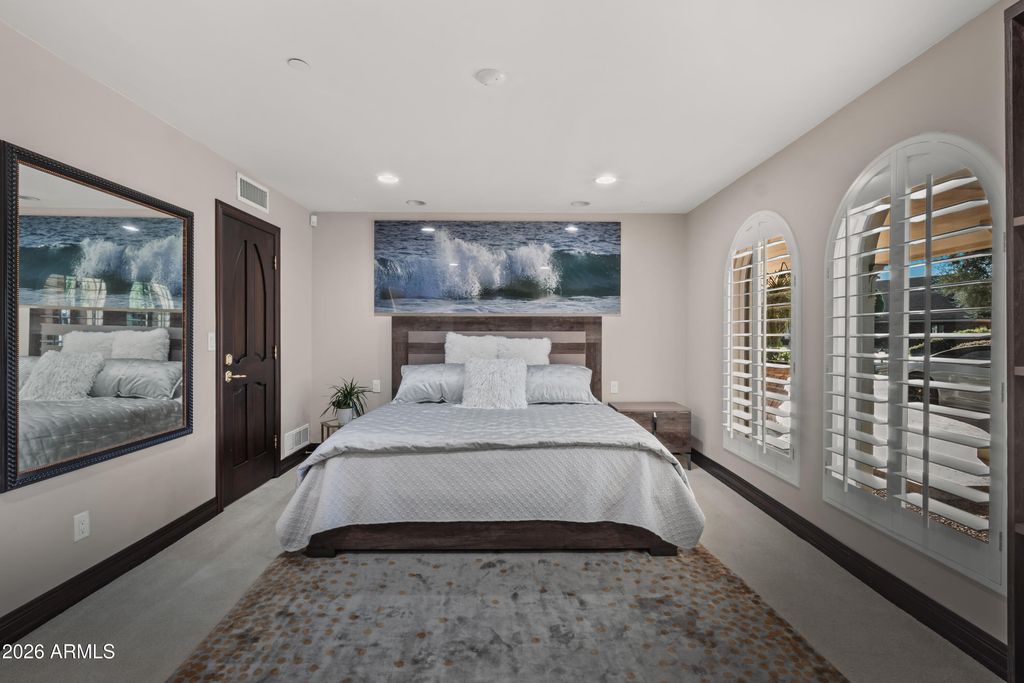 Image 28 of property listing at 6611 N 64TH Place, Paradise Valley, AZ 85253