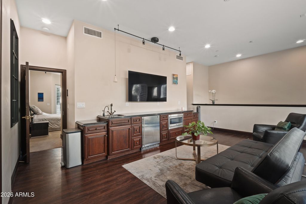 Image 43 of property listing at 6611 N 64TH Place, Paradise Valley, AZ 85253