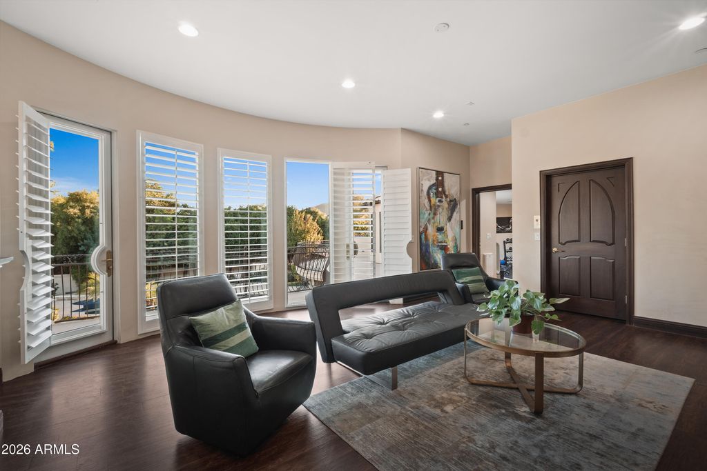 Image 44 of property listing at 6611 N 64TH Place, Paradise Valley, AZ 85253