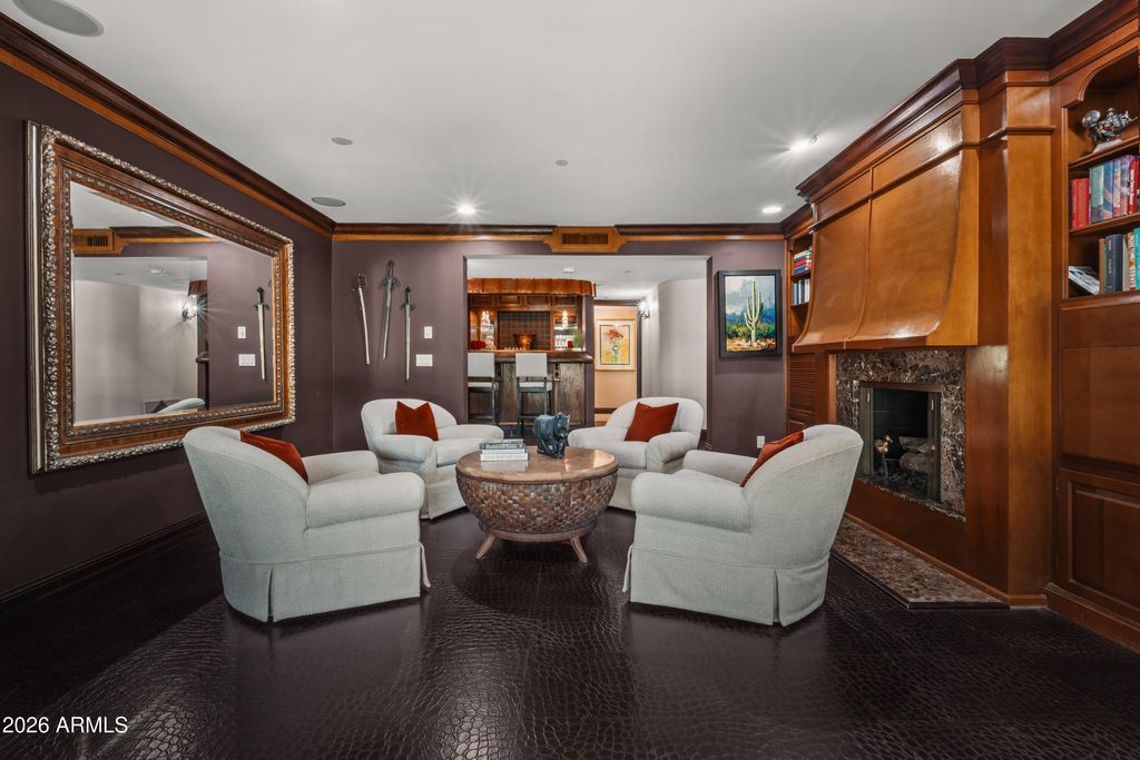 Image 7 of property listing at 6611 N 64TH Place, Paradise Valley, AZ 85253