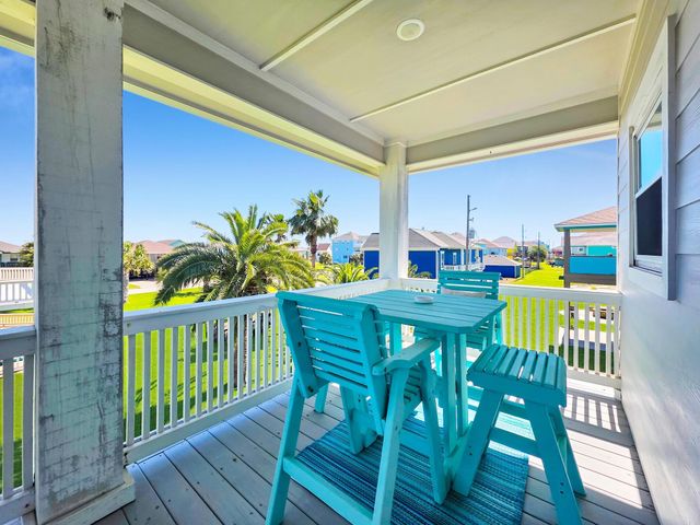 978 Sue Drive, Port Bolivar, TX 77650