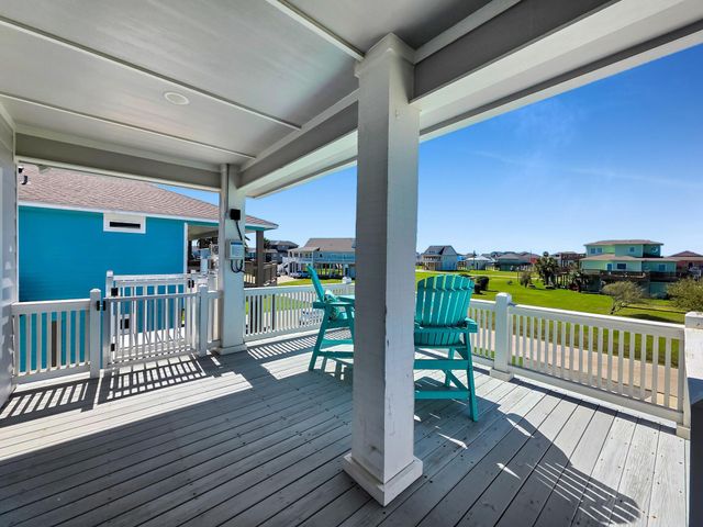 978 Sue Drive, Port Bolivar, TX 77650