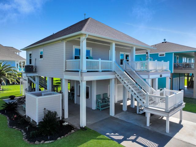 978 Sue Drive, Port Bolivar, TX 77650