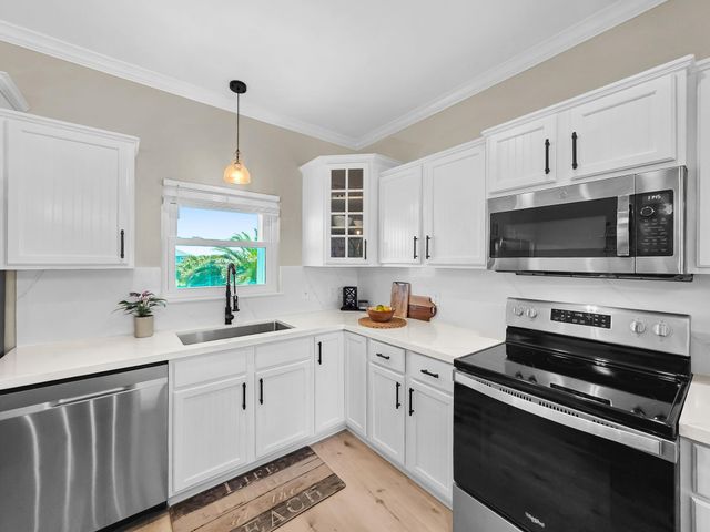 978 Sue Drive, Port Bolivar, TX 77650