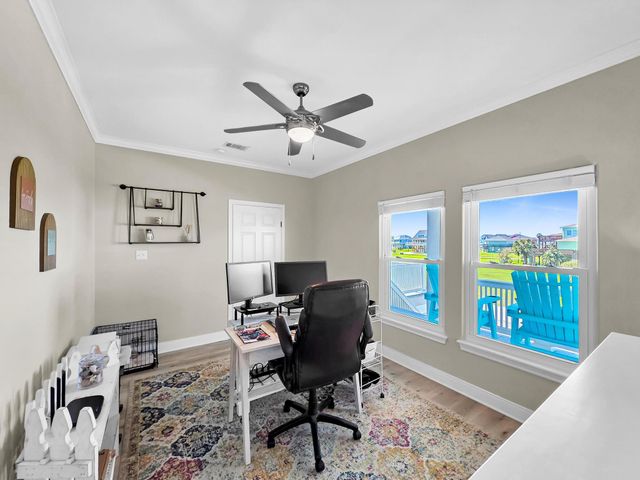 978 Sue Drive, Port Bolivar, TX 77650