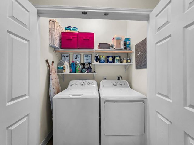 978 Sue Drive, Port Bolivar, TX 77650