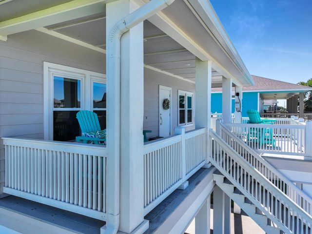 978 Sue Drive, Port Bolivar, TX 77650