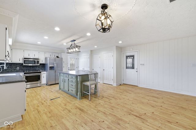 12800 N 175 E, Alexandria, IN 46001