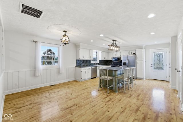 12800 N 175 E, Alexandria, IN 46001