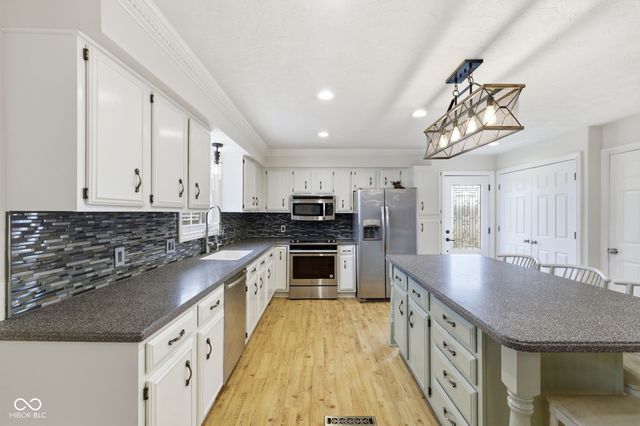 12800 N 175 E, Alexandria, IN 46001