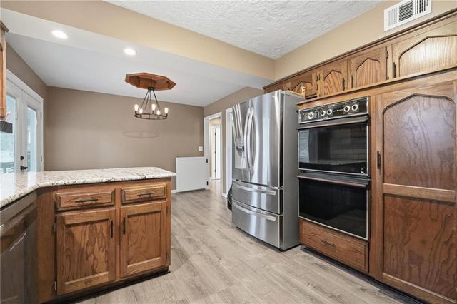 5305 NW 58TH Terrace, Kansas City, MO 64151