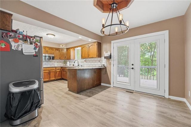 5305 NW 58TH Terrace, Kansas City, MO 64151