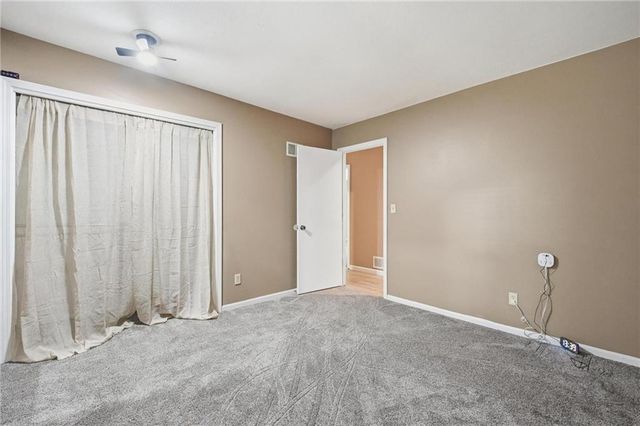 5305 NW 58TH Terrace, Kansas City, MO 64151