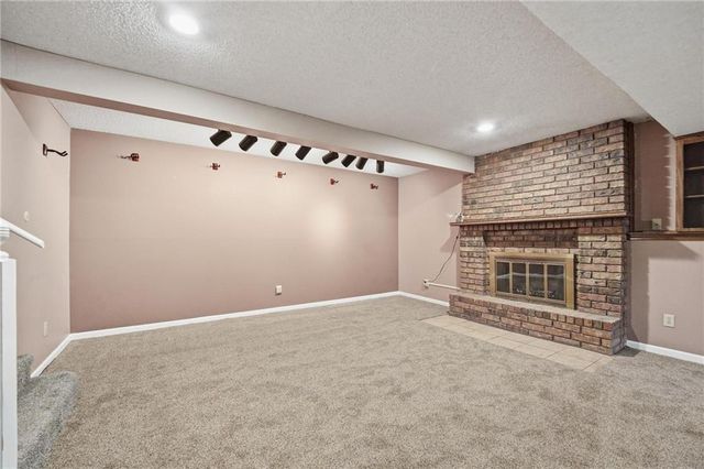 5305 NW 58TH Terrace, Kansas City, MO 64151